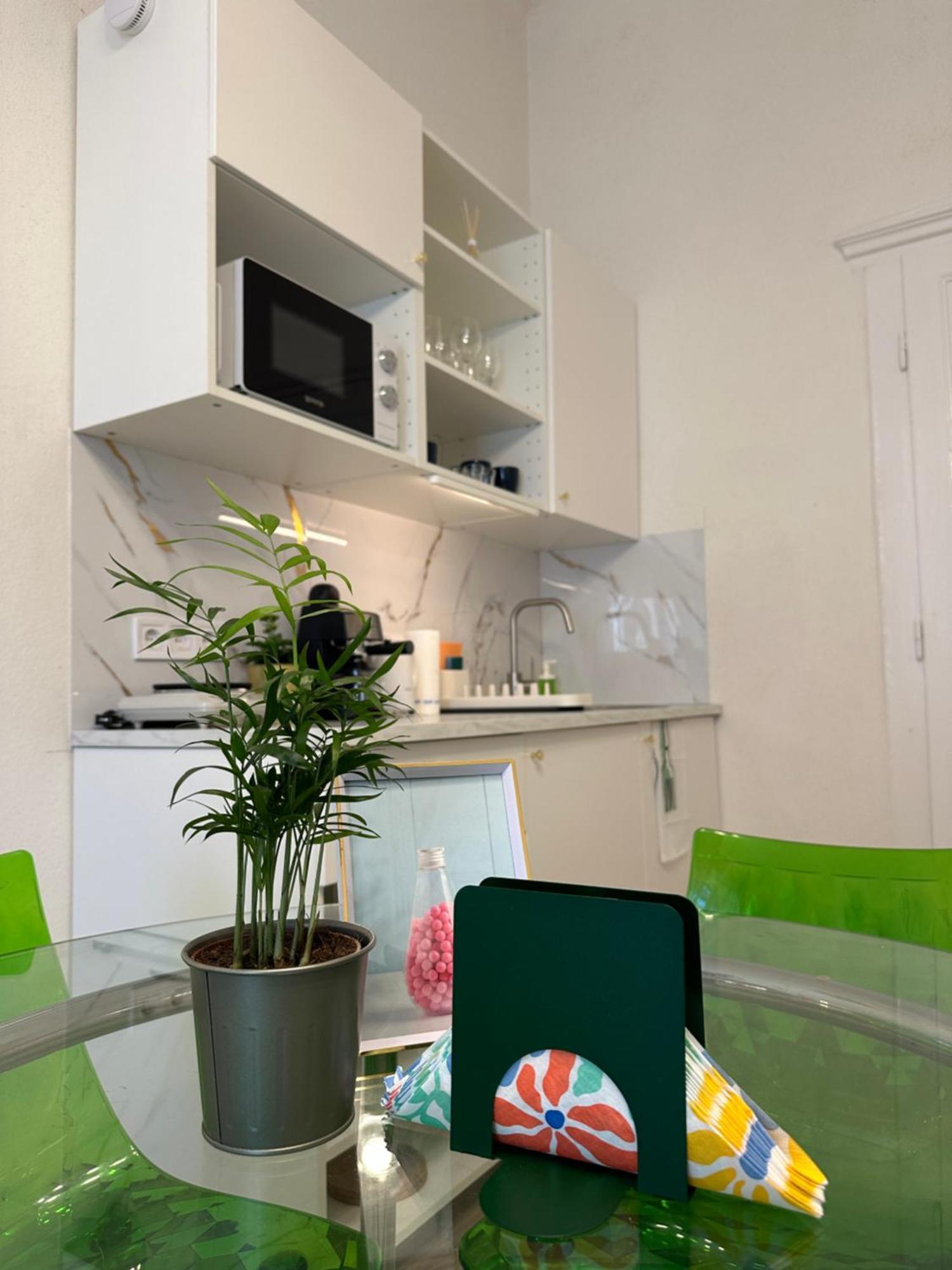 Deri Corner By Downtown Apartment