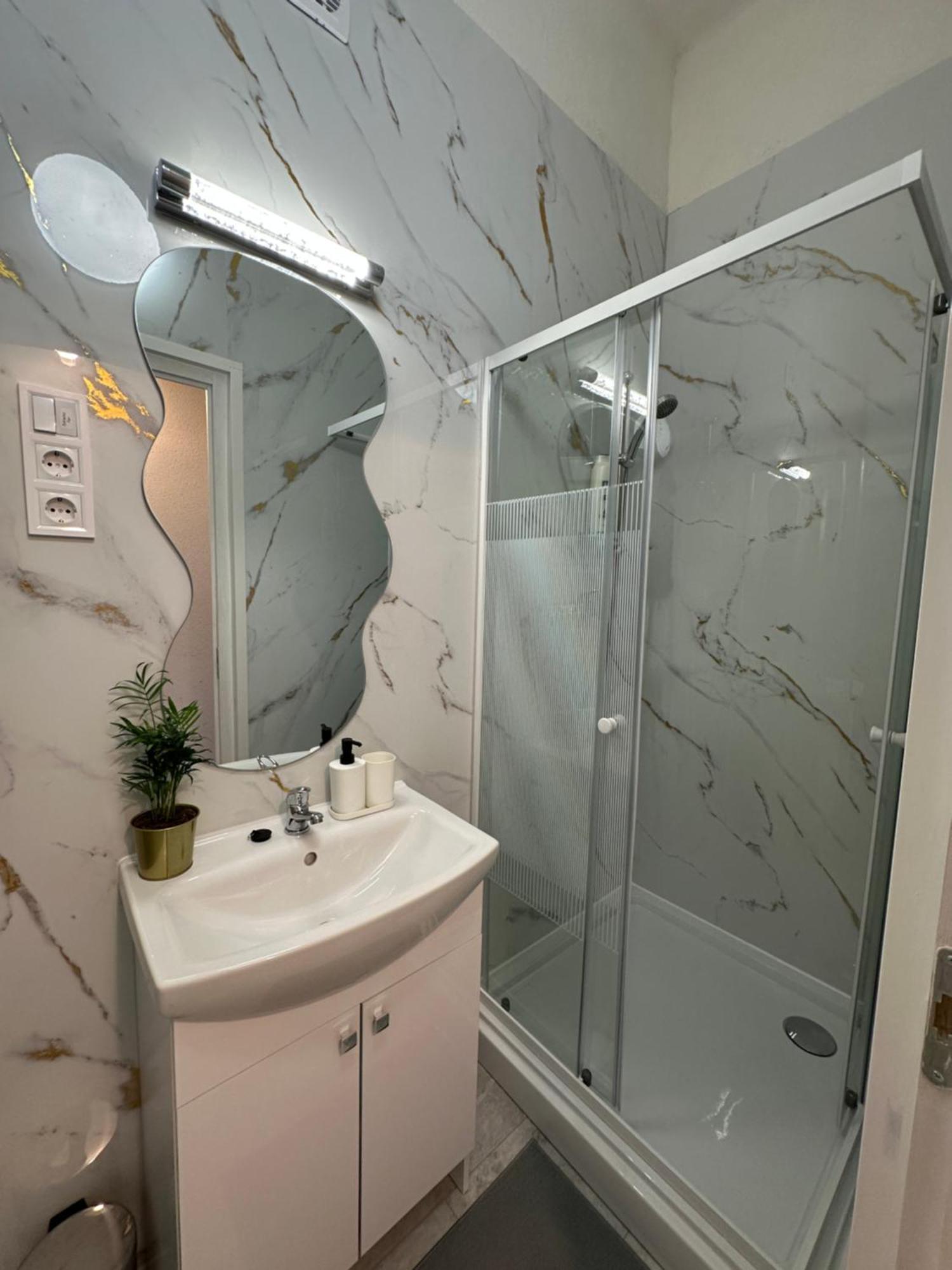 Apartment Deri Corner By Downtown